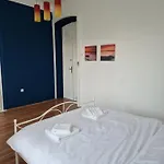 Queen Of The - Lili Apartman